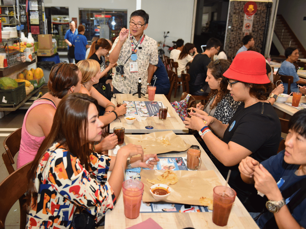 Singapore Heritage Walk: Eat, Pray, Walk and Love)